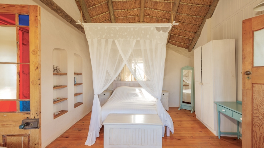 6 Bedroom Property for Sale in Suiderstrand Western Cape